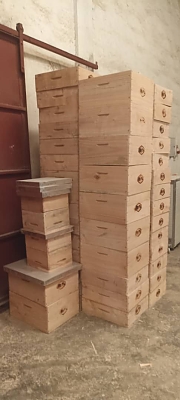 Boxes_to_support_beehives_for_honey