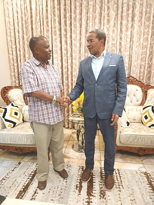 Executive_Chairman_of_MUET_Godfrey_K_Mosha_with_the_President_of_the_fourth_phase_Dr._Jakaja_Mrisho_Kikwete.
