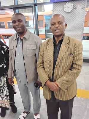 Godfrey_Mosha_na_askofu_mwamposa_wakiwa_katika_Treni_ya_umeme_Tar_27_June_2025