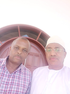 Rais_wa_Zanzibar_Dkt_Hussein_Mwinyi_akiwa_na_Mkurugenzi_wa-MUET_Godfrey_Mosha_01