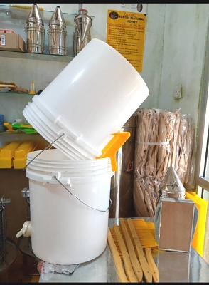 VIFAA_KWAAJILI_YA_KUANDALIA_ASALI
